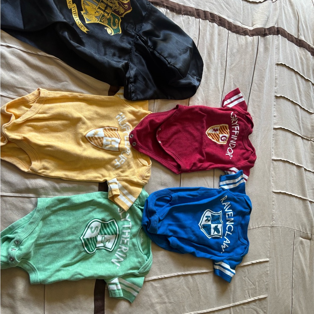 Harry Potter House Baby onsie Set - Red, Yellow, Green, Blue